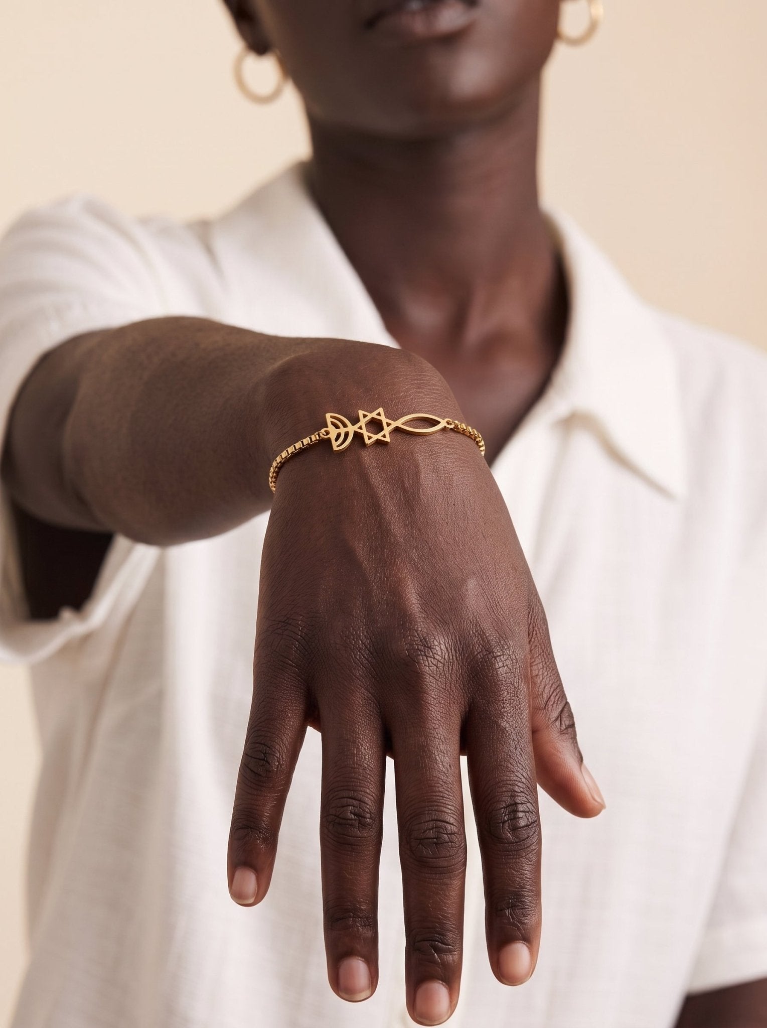 Messianic Seal - Gold Bracelet - EMET | Personalized Hebrew Jewelry, Name Necklaces & Faith-Inspired Designs